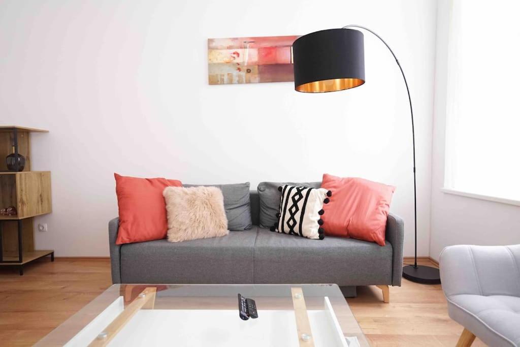 Modern Living In City Center - Fully Equipped ウィーン エクステリア 写真