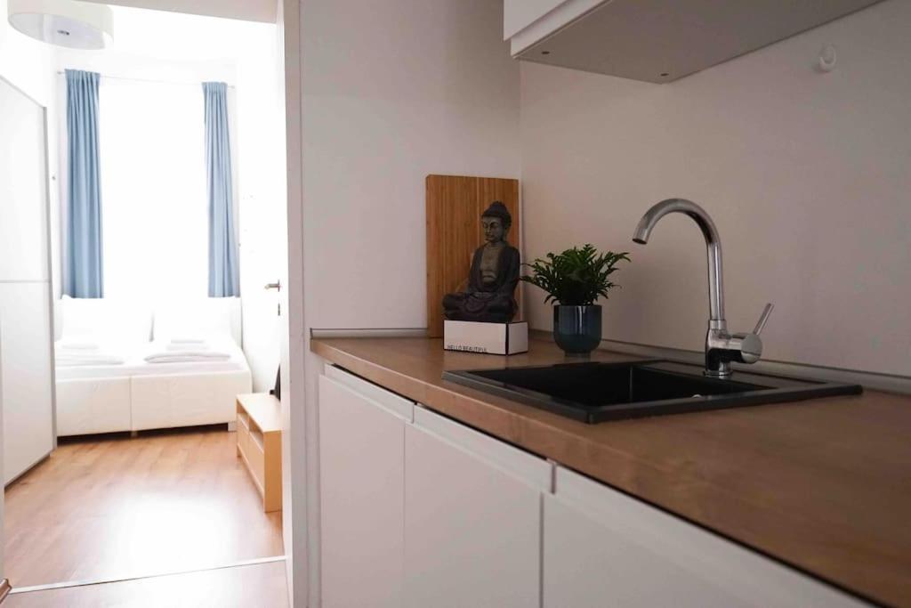 Modern Living In City Center - Fully Equipped ウィーン エクステリア 写真