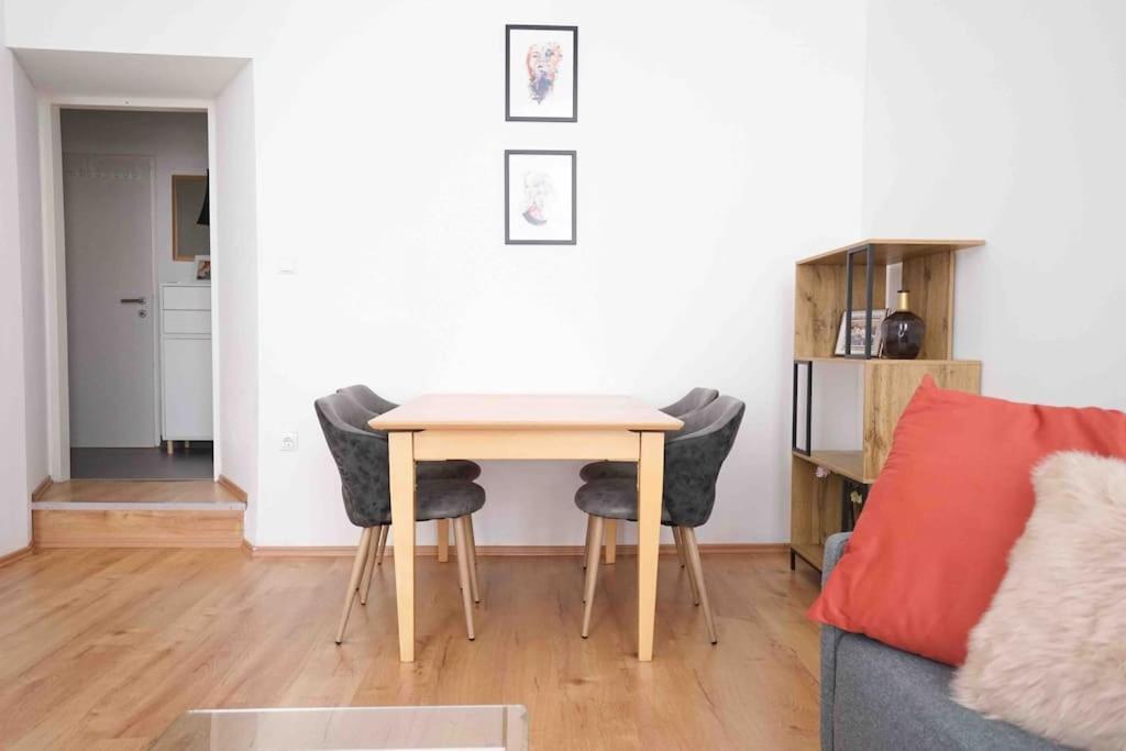 Modern Living In City Center - Fully Equipped ウィーン エクステリア 写真