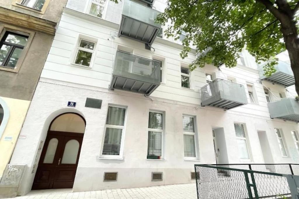 Modern Living In City Center - Fully Equipped ウィーン エクステリア 写真